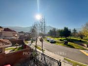 Luminosa, Encantadora e Impecable Casa en Condominio...