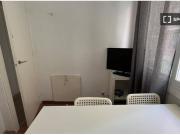 Luminosa habitación con calefacción en alquiler en un...