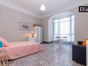 Luminosa habitación en piso de 6 habitaciones en...