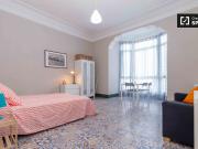 Luminosa habitación en piso de 6 habitaciones en...