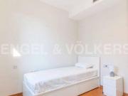 Luminosa vivienda junto al metro Girona