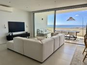 Luminoso apartamento no último andar com vista...