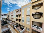 Luminoso apartamento orientada al sur, a 200 m de la...