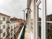 Luminoso apartamento T2 entre o Chiado e Santos 102m²...