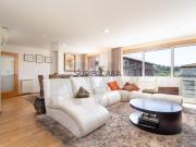 Luminoso Apartamento T4 com Garagem para 2/3 Carros...