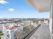 Luminoso apartamento T4 com grandes varandas em Portimão...