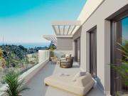 Luminoso ático de 2 dormitorios con vistas al mar en Los...