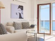 Luminoso ático en primerísima línea de playa con terraza...