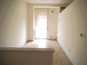 LUMINOSO BIVANI IN BRINDISI CENTRO