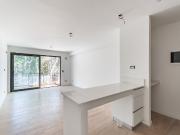 Luminoso dos ambientes con doble balcón