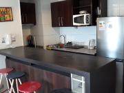 Luminoso Dpto Amoblado A Pasos De Metro C/ Estacionamiento