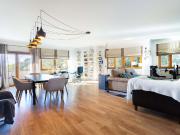 Luminoso e Espaçoso T4 com Vista Mar e Garagem