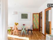 Luminoso, espacioso y con dos balcones con vistas a la...