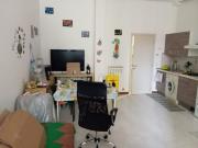 Luminoso monolocale arredato