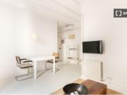 Luminoso piso amueblado a pocos pasos de Via Laietana