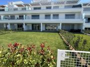 Luminoso y amplio apartamento en planta baja en Cancelada