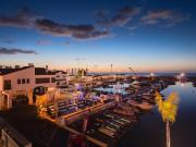 Luminoso y moderno ático dúplex en primera línea del...