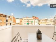 Luminoso y moderno ático totalmente equipado y amueblado