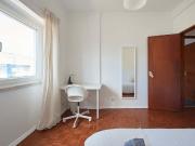 Luminous bedroom in a 5 bedroom apartment in Rua Eugénio...