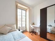 Luminous double bedroom in Avenida Room 2