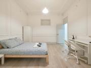 Luminous double bedroom with balcony in Arroios Room 5
