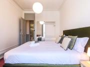 Luminous double bedroom with balcony in Campo de Ourique... Luminous double bedroom with balcony in Campo de Ourique...