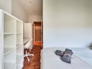 Luminous double bedroom with balcony in Saldanha Room 8