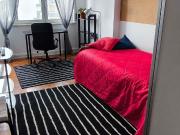 Luminous room in Carcavelos bills included | girls only
