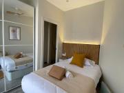 Luminous single bedroom with a balcony, in El Fort Pienc