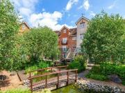 Lumley Road, Horley, 2 Bedroom Penthouse