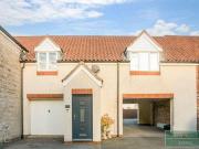 Lundy Gate, Portishead, 2 Bedroom Maisonette