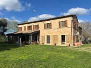 Lussuosa villa in campagna a 15 minuti da Fano 380m²...