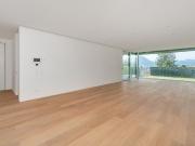 LUSSUOSO 4,5 LOCALI CON GIARDINO