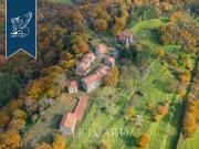 Lussuoso casale in vendita Bibbiena, Italia