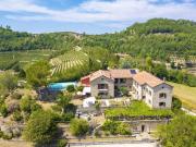 Lussuoso casale in vendita Castino, Italia