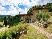 Lussuoso casale in vendita Poppi, Italia
