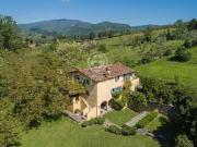 Lussuoso casale in vendita Rufina, Italia