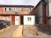 Luton LU1 3 bed end of terrace house to rent £1,500 pcm...