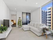 LUX FURNISHED APARTMENT POOL, GYM + SAUNA