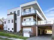 Luxe By The Beach! 3 Bedroom Townhouse. perfect beach...