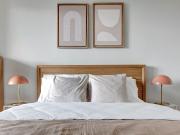 Luxe Favoriten 1BR w/ Gym & Elevator, walk to...