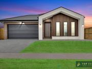 LUXE LIVING IN AN ENVIABLE LOCATION !