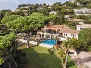 Luxe Méditerranéen avec Vue Infinie – Un Lieu Unique à Réi