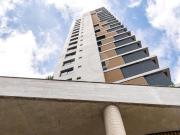 Luxo e Exclusividade no Champagnat: 3 Suítes Face Norte...