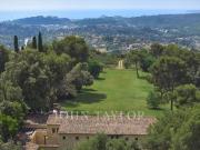 Luxueuse propriété en pierres avec vue jusqu'à la mer