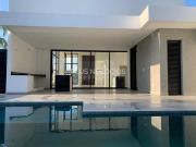 Luxuosa Casa de 3 Dormitórios, 3 Suítes e 244,42m² de...