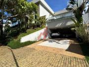 Luxuosa casa em condomínio à venda em Alphaville,...