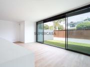 Luxuosa Moradia com piscina em Bicesse