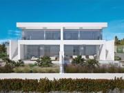 Luxuosa moradia com piscina privada junto á praia e com...