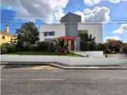 Luxuosa Moradia Isolada na Serra de Carnaxide com Piscina